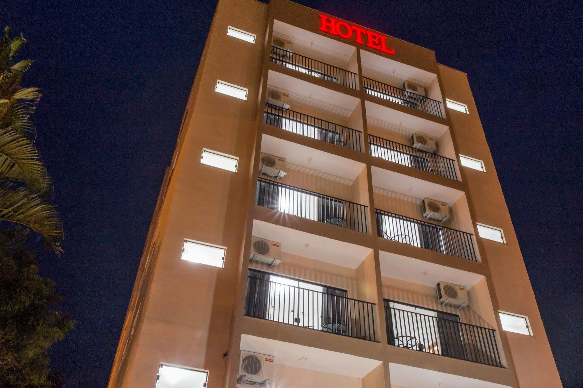 Domum Hotel Пиндамоньянгаба Экстерьер фото